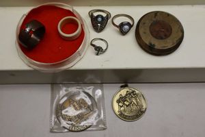 lot 177 image: Collectible coins and rings