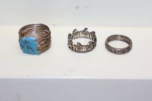 lot 194 image: Jewelry rings as shown