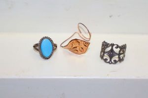lot 197 image: Jewelry rings as shown