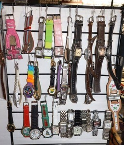 lot 217 image: Jewelry Misc. watch selection