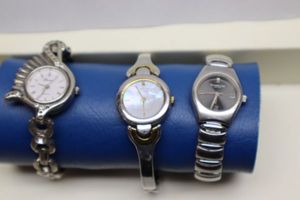 lot 220 image: Watches Silver tone
