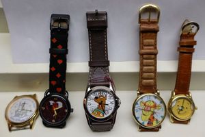 lot 244 image: Watches Disney 25, Queen of Heart, Scooby-Doo, Tigger, and Winnie the Pooh