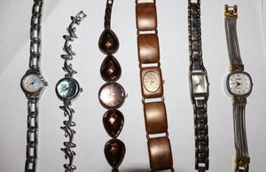 lot 269 image: Jewelry Womens watch selection