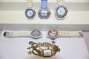 lot 278 image: Jewelry Womens watch selection