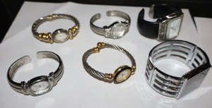lot 282 image: Jewelry Womens cuff bracelet watches