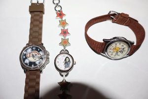 lot 296 image: Watches Vintage Mighty Mouse, monkey, and star link watches