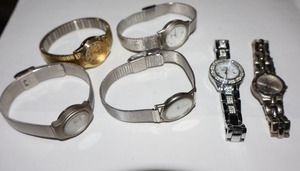 lot 305 image: Jewelry Womens watch selection