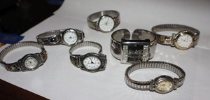 lot 308 image: Jewelry Womens watch selection
