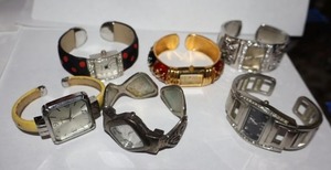 lot 310 image: Jewelry Womens watch selection
