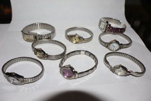 lot 311 image: Jewelry Womens watch selection