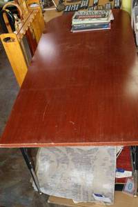 lot 461 image: Table with one curved end (not contents)