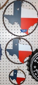 lot 406 image: Metal signs 3 Texas shape with flag colors