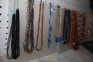 lot 413 image: Jewelry necklaces