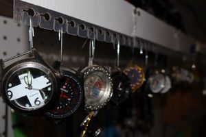 lot 386 image: Watch faces