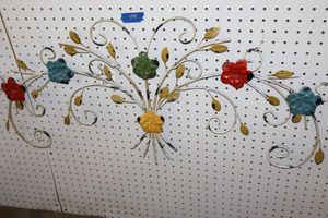 lot 398 image: Metal wire decorative flower art