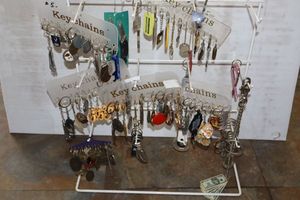 lot 471 image: Key chain selection