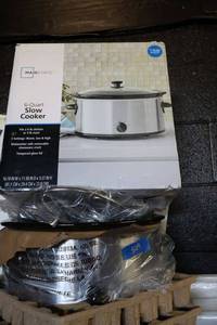 lot 509 image: Unused 6 Quart slow cooker crockpot