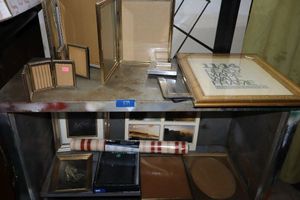 lot 519 image: Vintage and new picture frames, roll of wallcovering