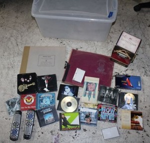 lot 558 image: Music lot albums, CDs, and more