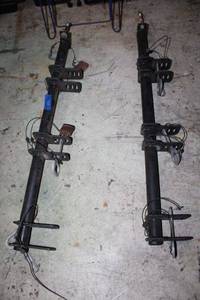 lot 561 image: Towing stabilizer bars