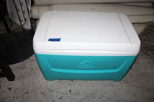 lot 562 image: Igloo cooler