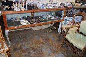 lot 354 image: Displaystorage cabinet only