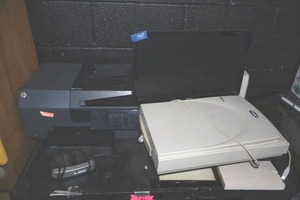 lot 565 image: Electronics