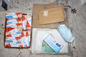 lot 593 image: Sandwich bags, disposable masks, paper bags, plastic bags