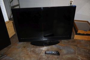 lot 426 image: Samsung TV model LN32D403E20 - Lightening surge happened, it didnt power on, is it fixable unknown.