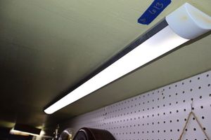 lot 613 image: 8 LED lights as shown (looks like 2 need bulbs), see all photos