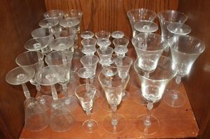lot 20 image: Vintage Riekes-Crisa Acapulca Stemware 7 Water Goblets, 13 Cordial Glasses and 13 Wine Glasses
