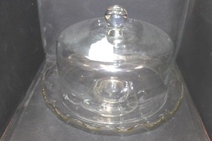 lot 70 image: Princess House Heritage Crystal Pedestal Cake Stand with Dome Lid 12 inch Diameter Platter with Scalloped edge, Blown glass Approx 11inch tall