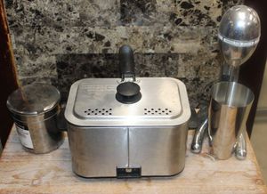 lot 82 image: Small Kitchen Appliances As Shown in Pictures