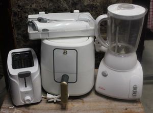 lot 86 image: Small Kitchen Appliances as Shown in Photos