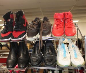 lot 125 image: Mens Shoes