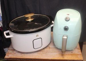 lot 133 image: Small Kitchen Appliances, Slow cooker and air Fryer