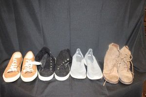 lot 142 image: Four pairs of womens shoes