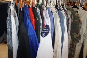lot 203 image: Variety of Styles and Sizes of Mens Long Sleeve Shirts&nbsp