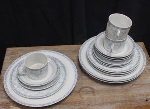lot 215 image: Noritake Lace Shadow Dish set as Shown