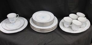 lot 216 image: Noritake Carolyn Dish set as shown