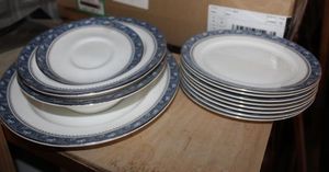 lot 223 image: Ansley Dish set Blue Mist