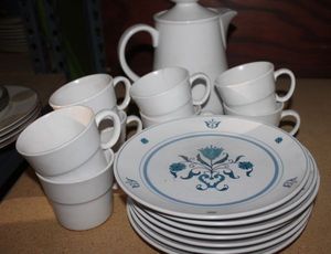 lot 225 image: Noritake Progression Dishes