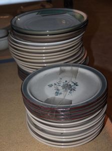 lot 226 image: Variety of Noritake Stoneware Plates