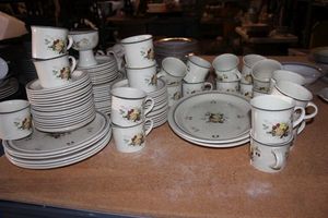 lot 230 image: Royal Daulton Lambethware&nbsp large quantity