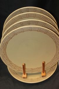 lot 16 image: Five Pfaltzgraff Matika Granite Stoneware dinner plates