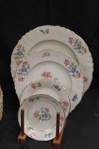 lot 37 image: Dishes as shown in photos