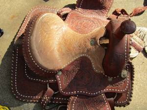 lot 1 image: CUSTOM SADDLE BY Buffalo Saddlery  - BEAUTIFUL