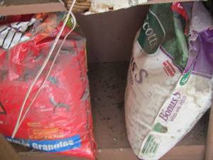 lot 40 image: potting soil