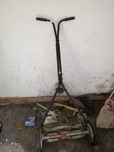 lot 44 image: Great States vintage Reel Lawn mower