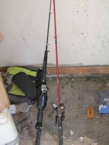 lot 46 image: qty 2 fishing poles